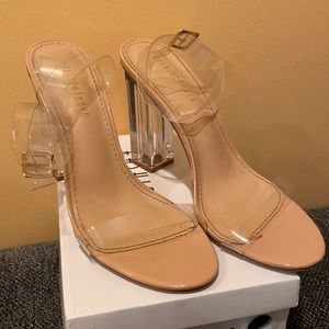 FashionNova Transparent Size 8 Heels in Nude